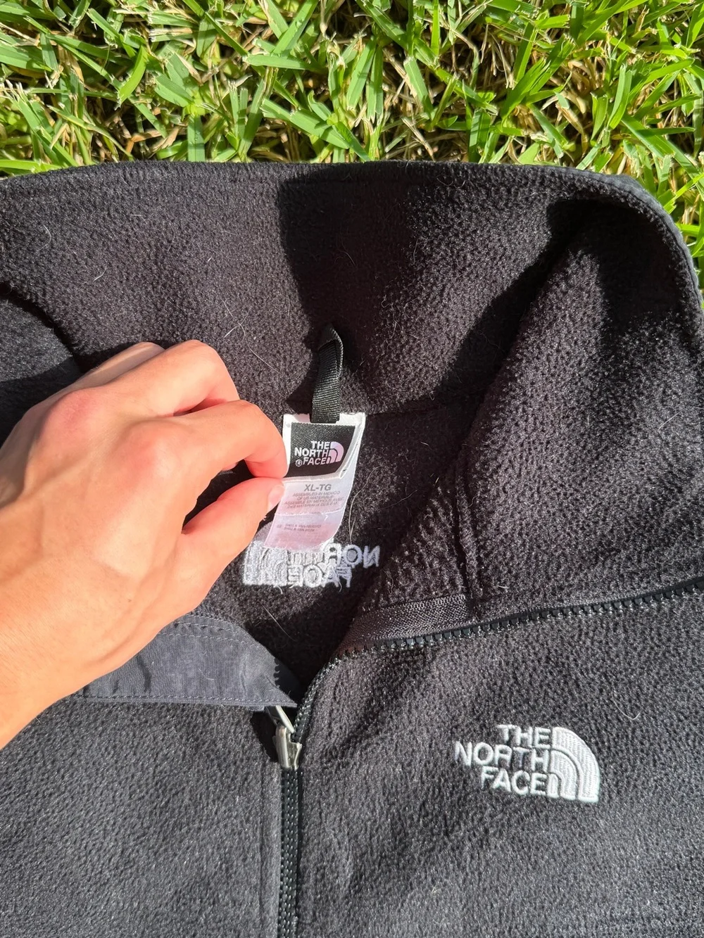 The North Face Black Men's Lightweight Fleece Jacket - Full Zip
